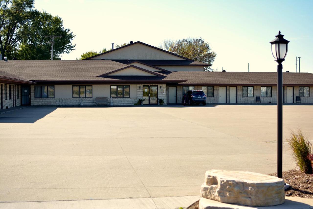 Dutch Country Inn Kalona Dış mekan fotoğraf